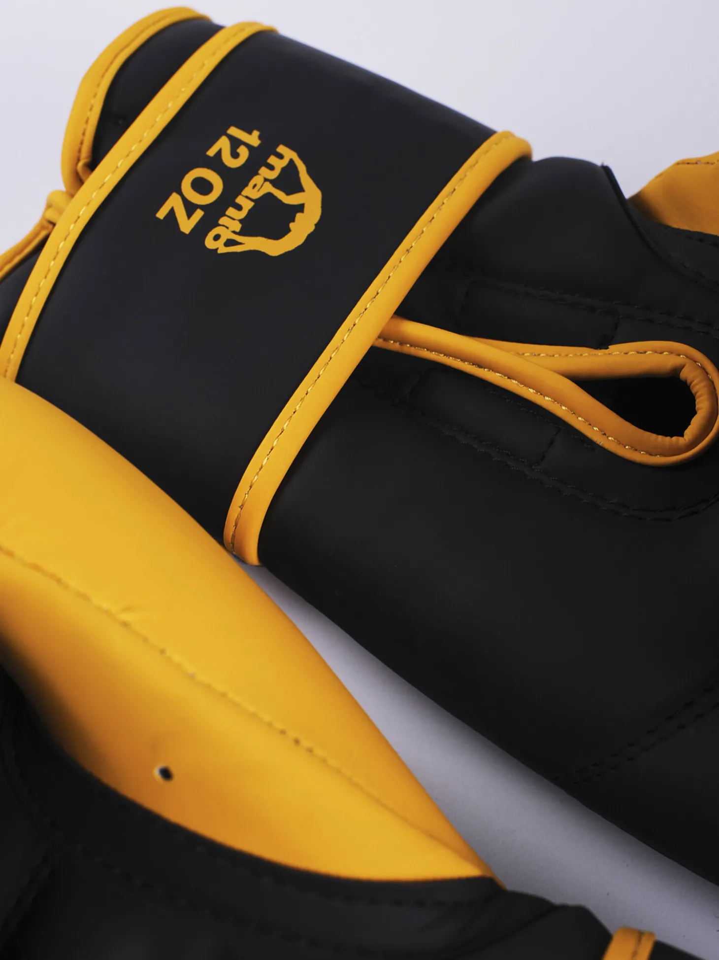 MANTO Boxhandschuhe ESSENTIAL schwarz-gelb