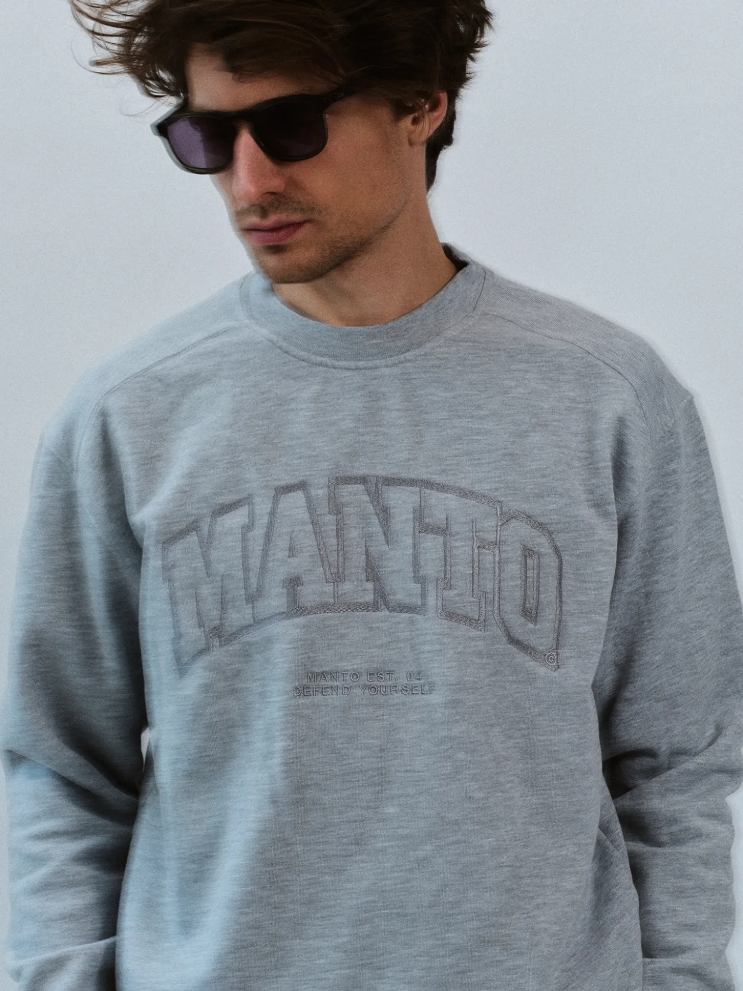 MANTO crewneck VARSITY grau
