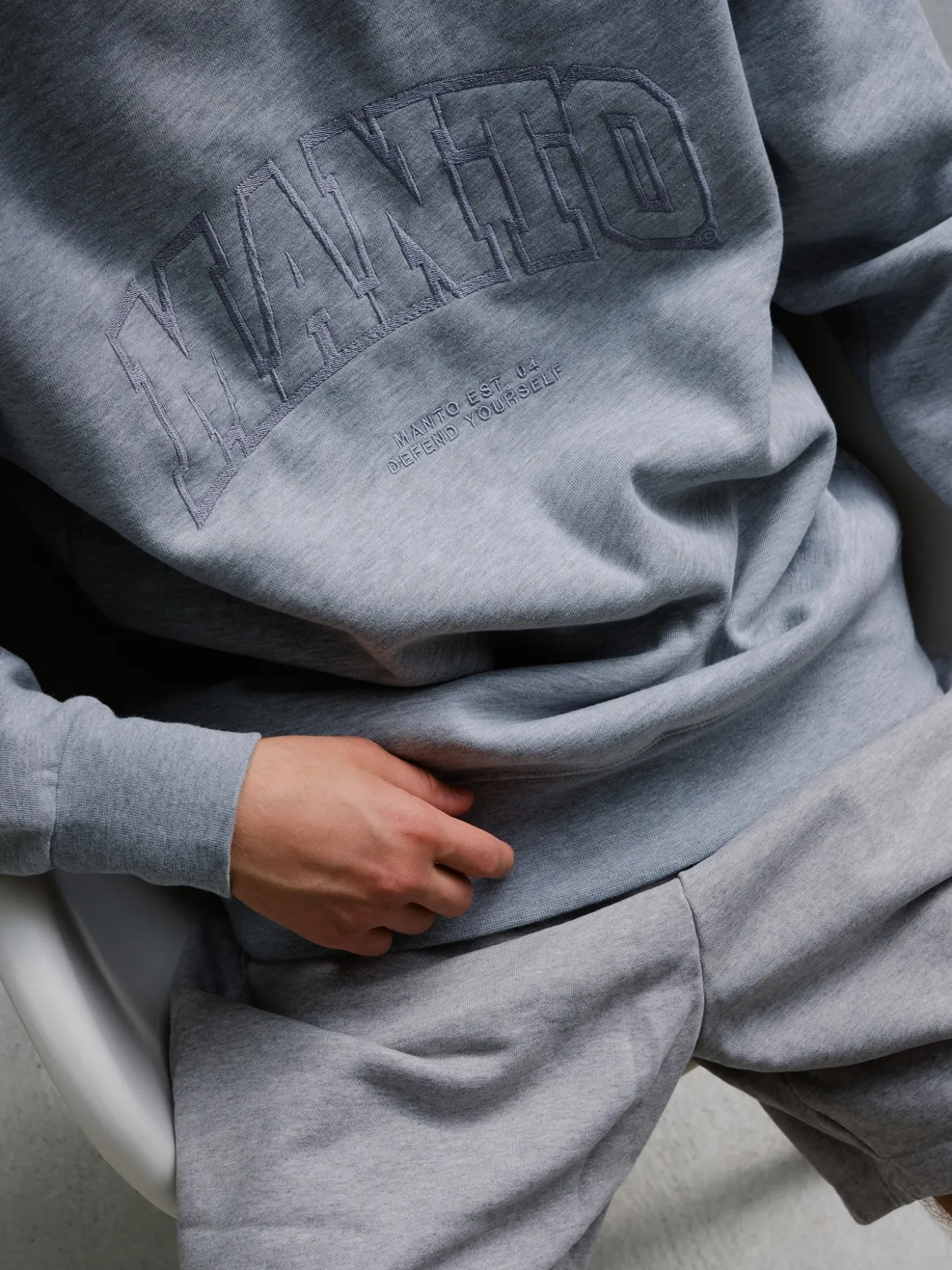 MANTO crewneck VARSITY grau