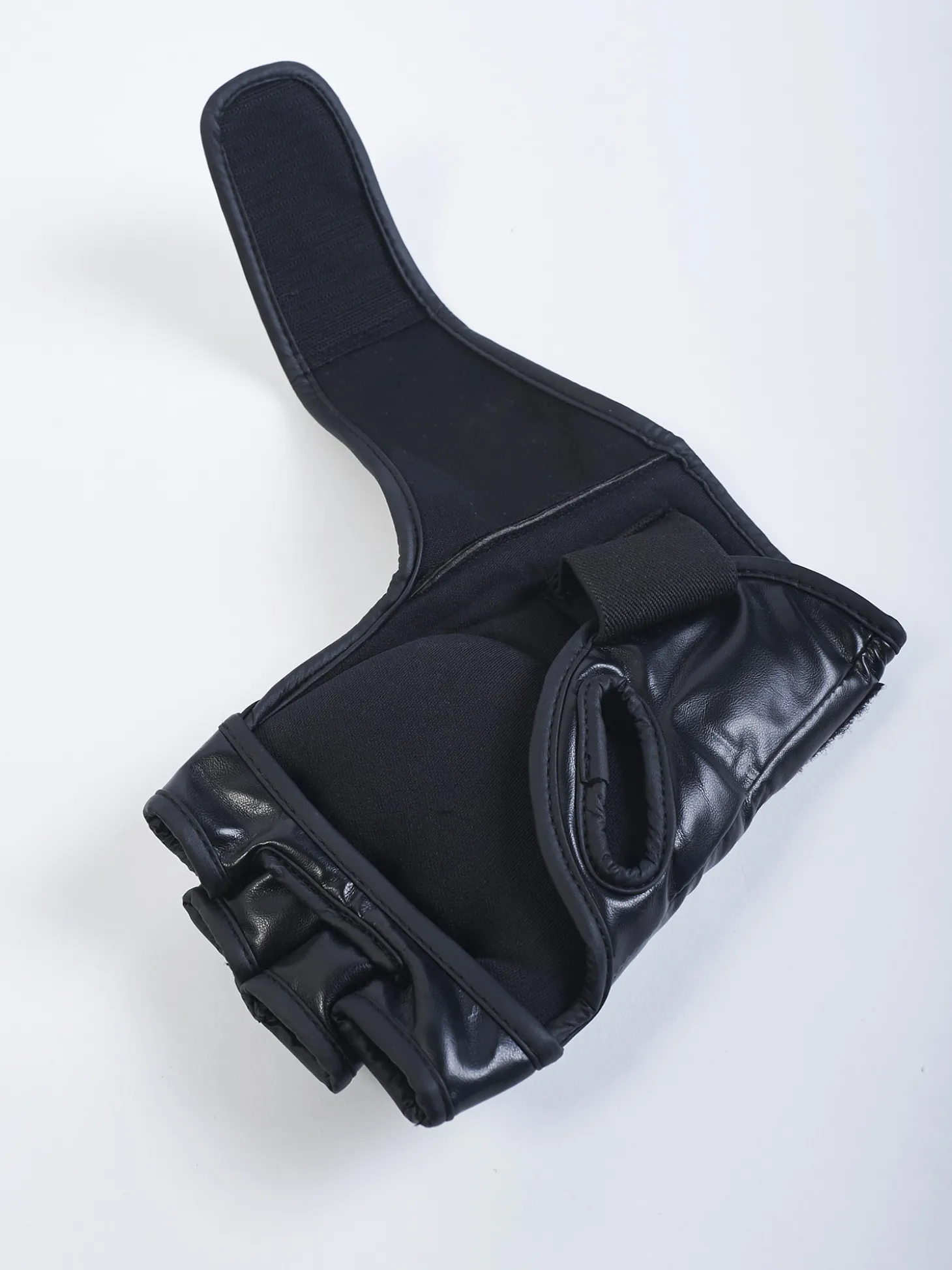 MANTO MMA Handschuhe IMPACT schwarz