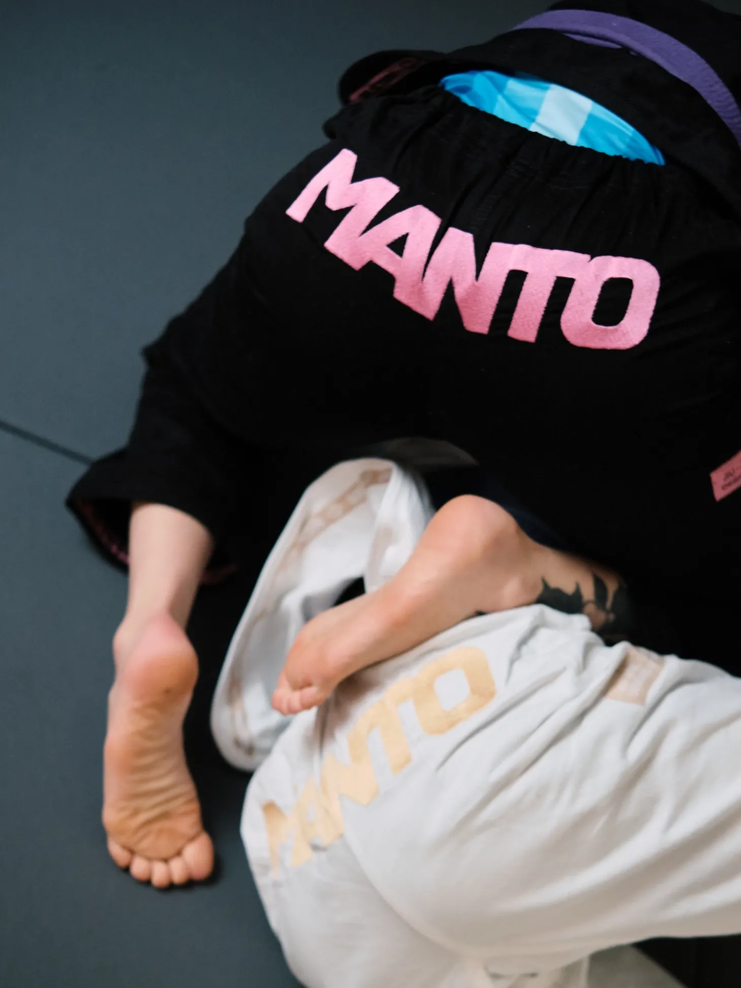 MANTO "RISE 2.0" BJJ GI schwarz-rosa