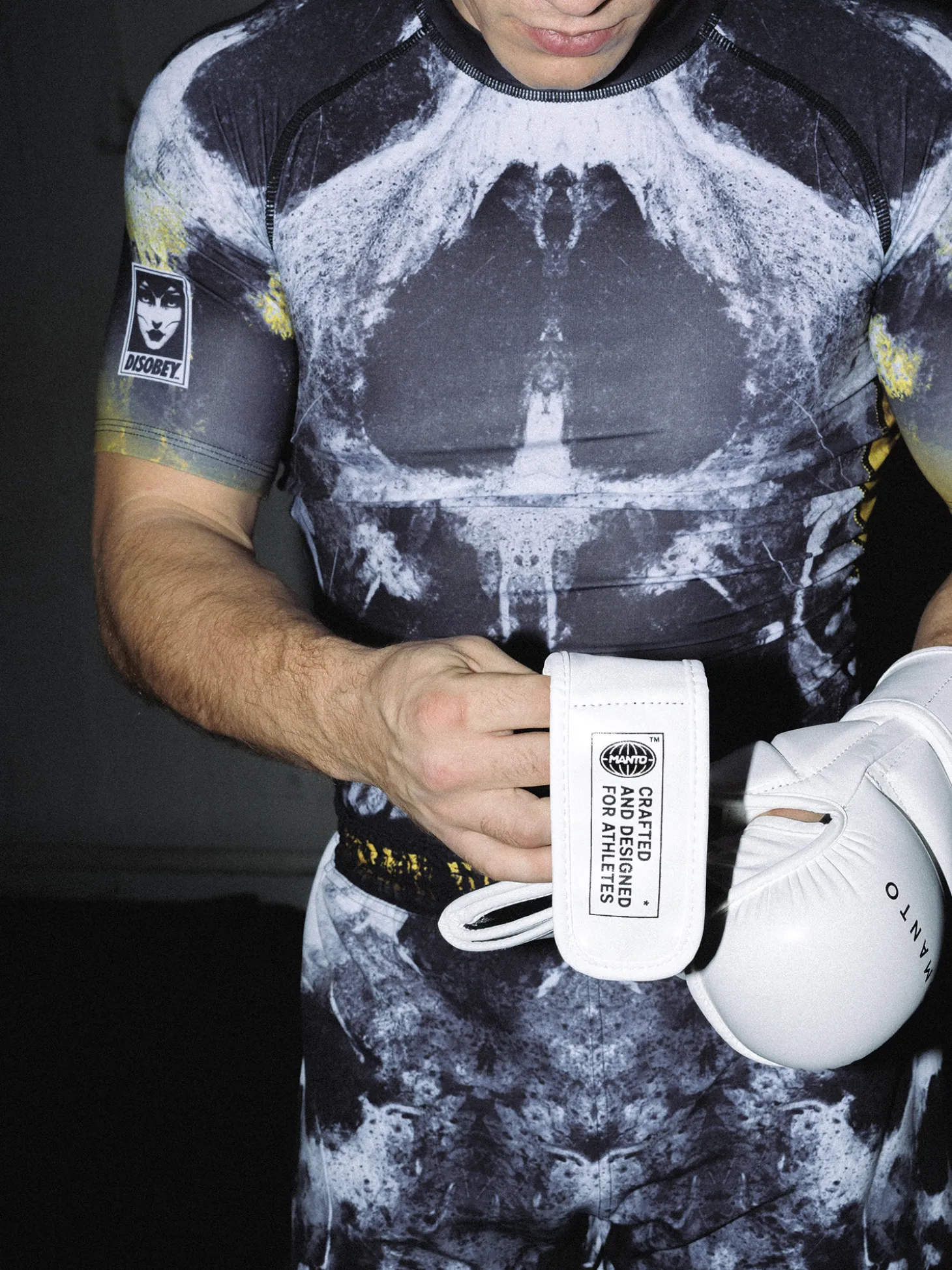 MANTO rashguard DISOBEY