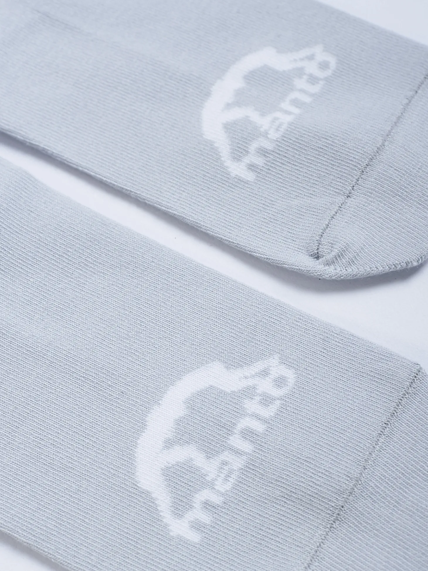 MANTO Socken LOGO grau
