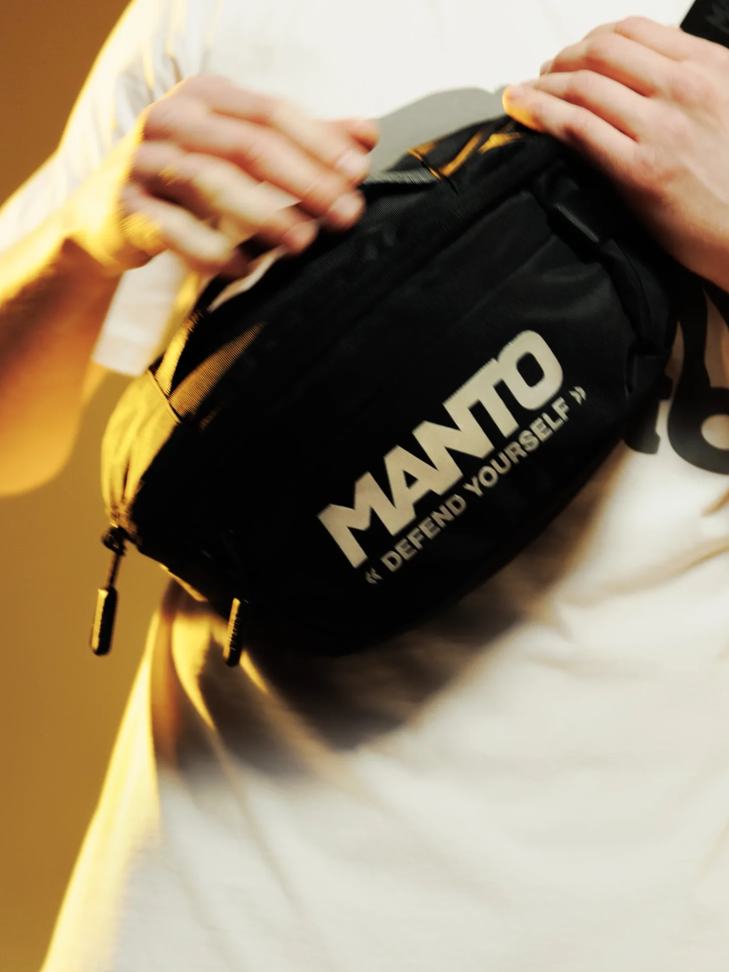 MANTO waist bag DEFEND schwarz