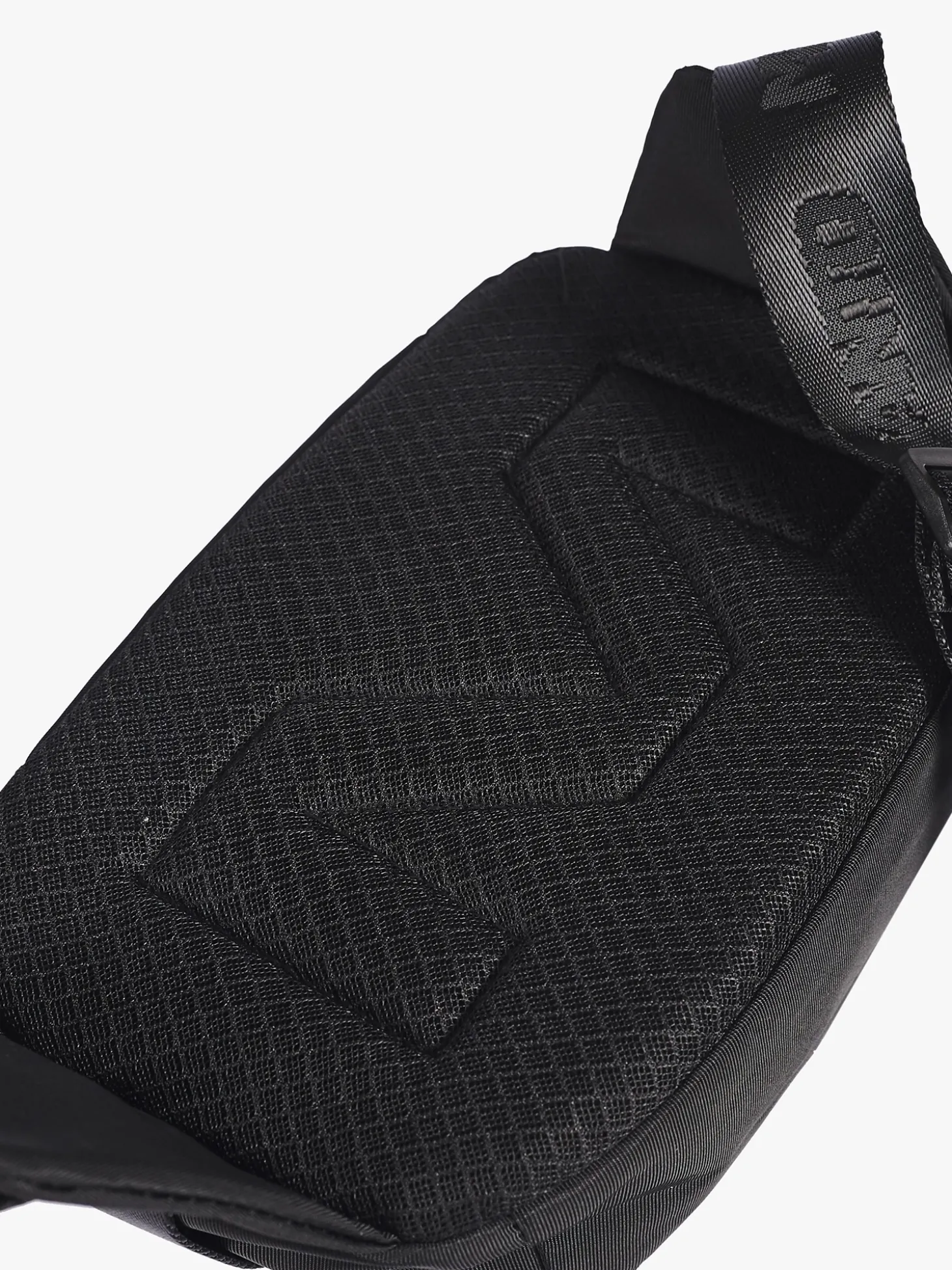 MANTO waist bag DEFEND schwarz