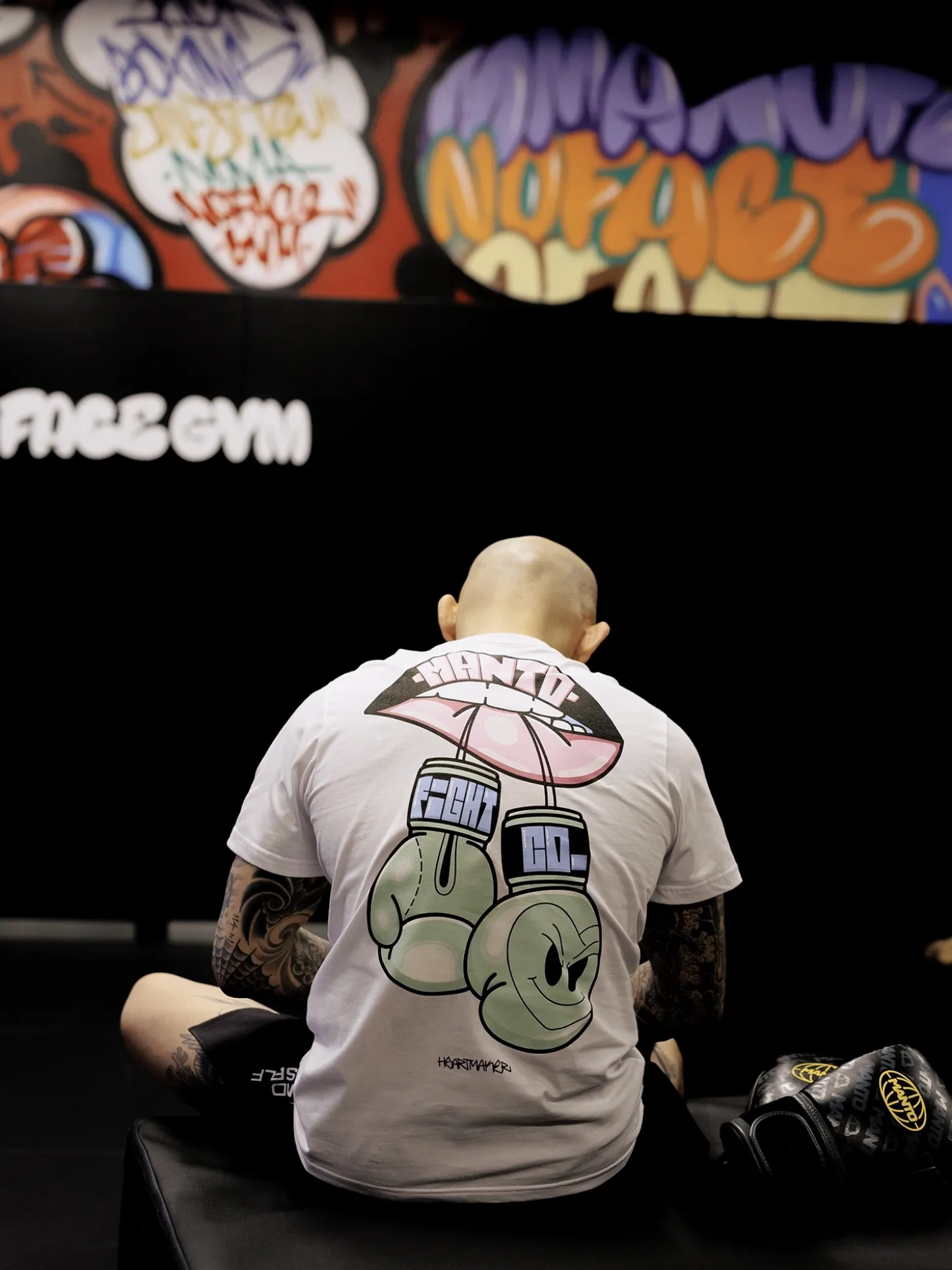 MANTO x KTOF t-shirt GLOVES rosa